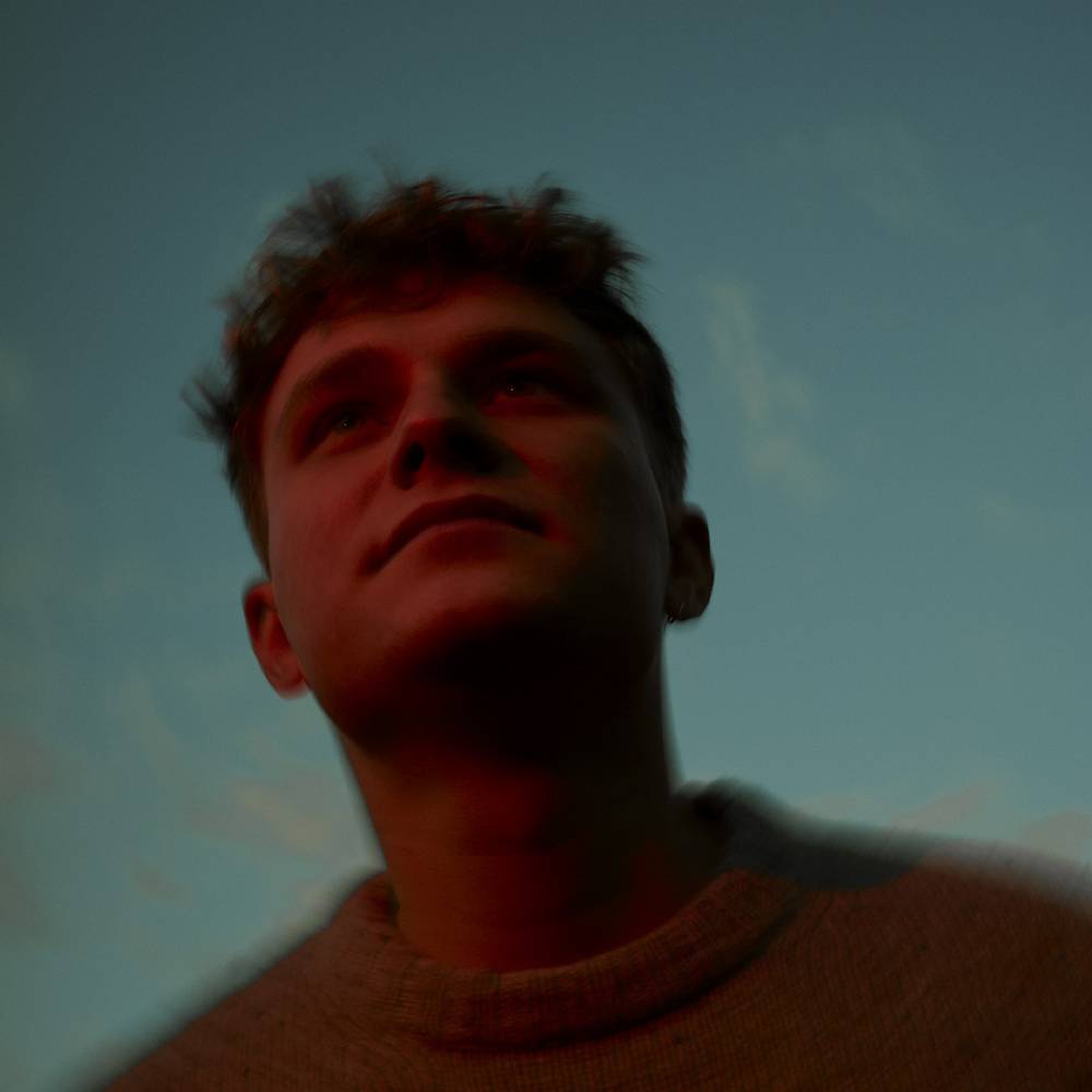Nils Hoffmann Unveils Anticipated Album 'Running In A Dream' with Anjunadeep cover