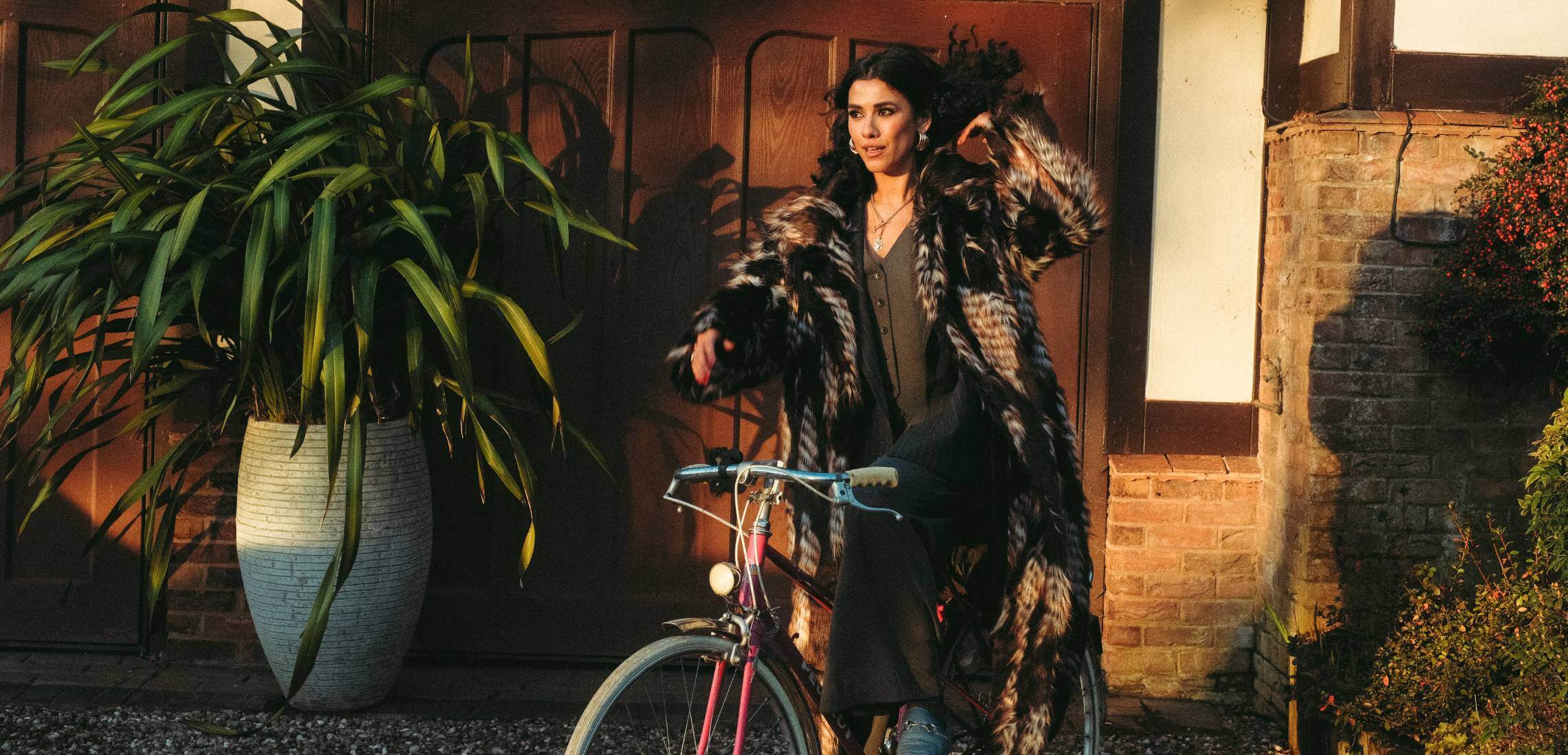 Hardt Antoine feat. Charlotte OC - One More Night (incl. Echonomist Remix) hero